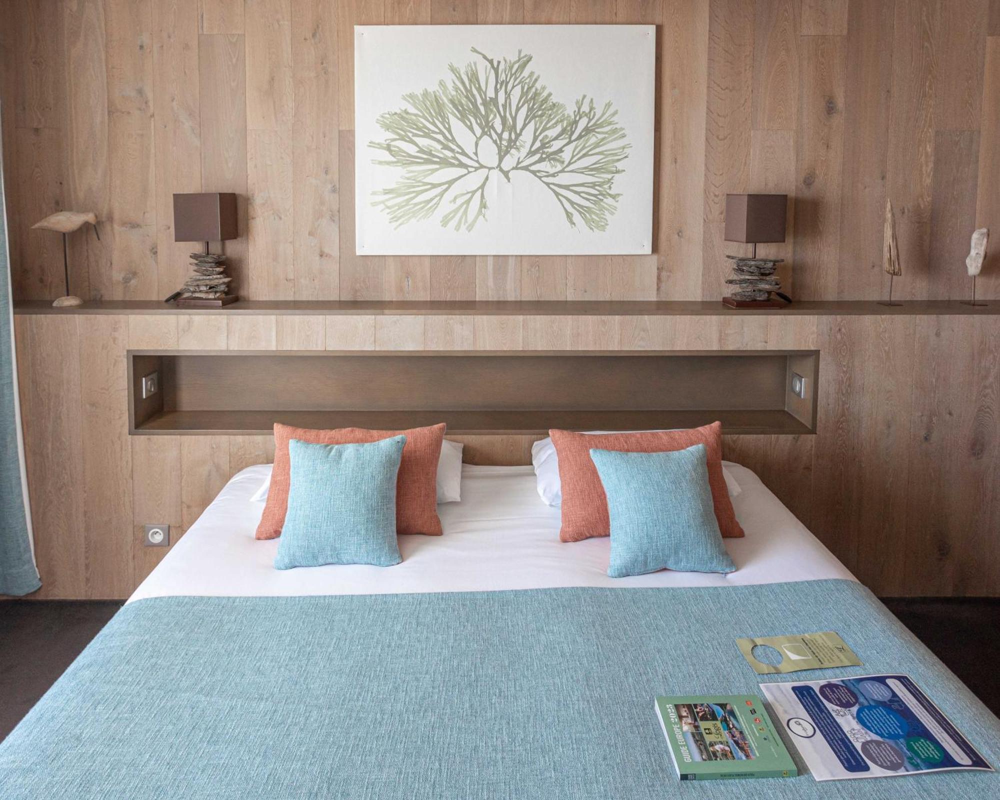 Logis Hotel Le Calluna Restaurant La Flottille Préfailles Eksteriør billede